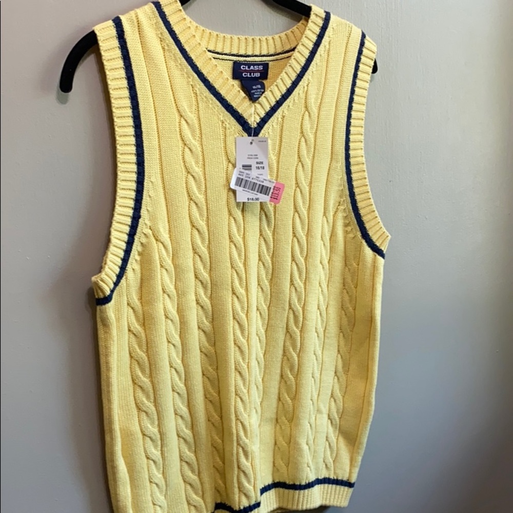 Boys 16-18 v-neck sweater.